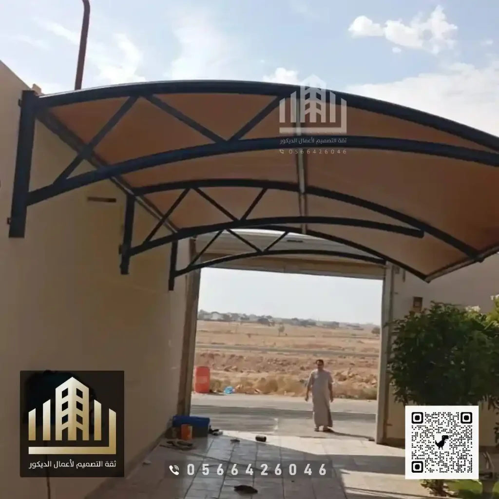 اشكال المظلات الحديدية في جنوب الرياض في حي الدريهنية